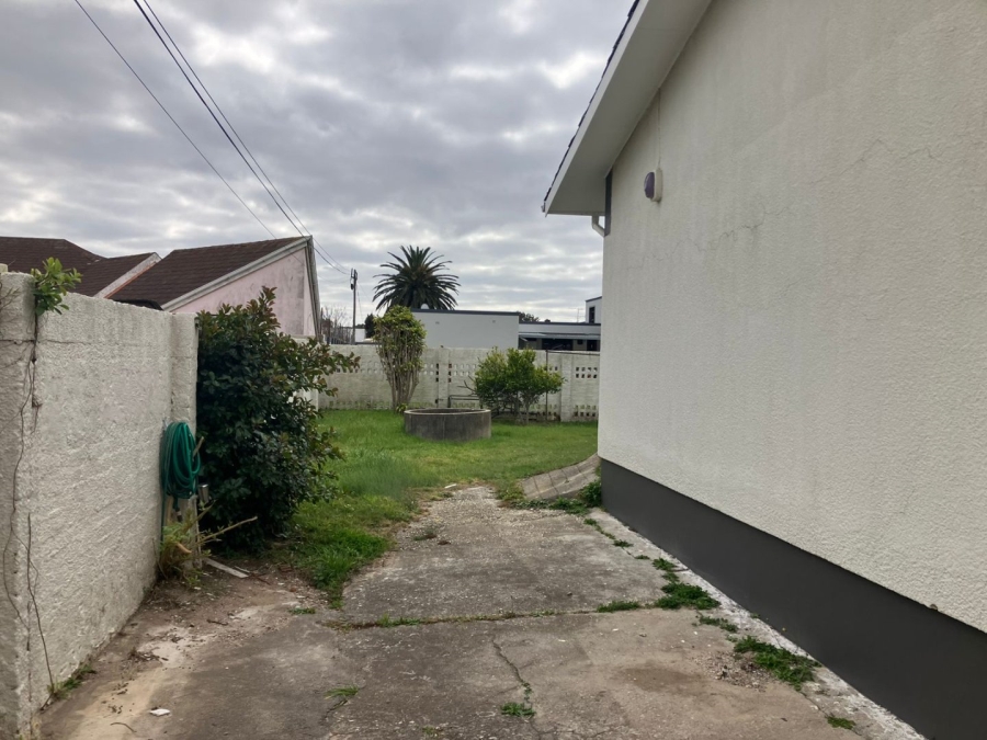 4 Bedroom Property for Sale in Kabega Park Eastern Cape